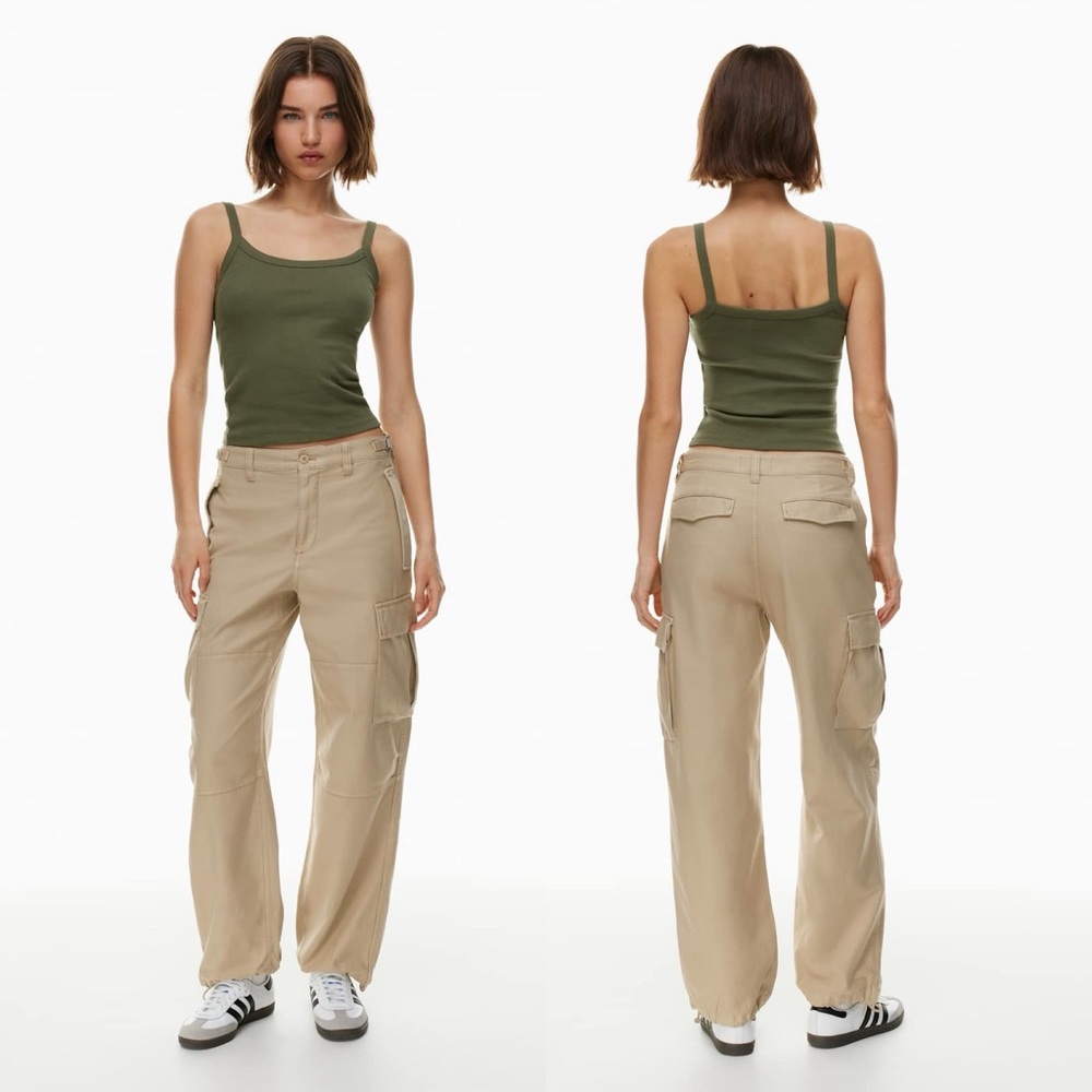 Aritzia TNA Supply Cargo Pants in Gd Humus Beige Size 8 Gorpcore Utility Pockets